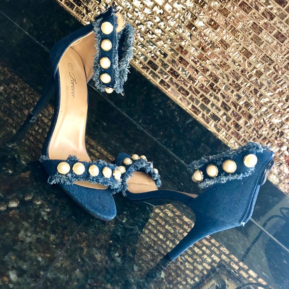 NEW Gorgeous Denim Heels with Pearl Studs, Size 10 - Picture 2 of 8